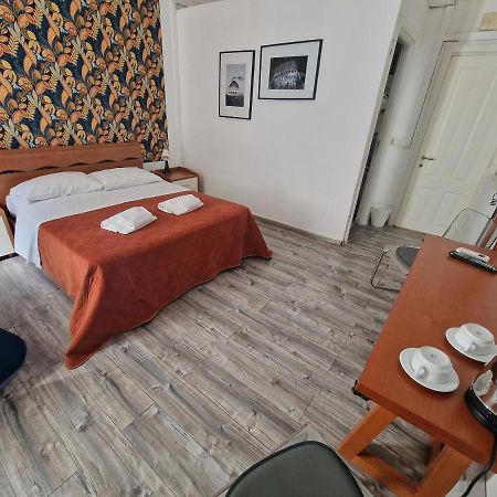 Hotel Gallienus Rzym Zewnętrze zdjęcie